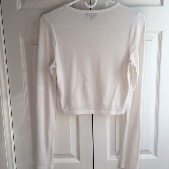 White Aritzia long sleeve crop top - Picture 2 of 2